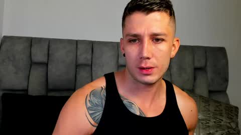 Snapshot of marks_saenz chatting on 04/27/26, 11:52 50 OFF TODAY PM para colaboraciones online show from 04/27/26, 11:52