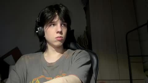 Snapshot of marksus_vasabi chatting on 04/17/26, 05:27 Mark online show from 04/17/26, 05:27