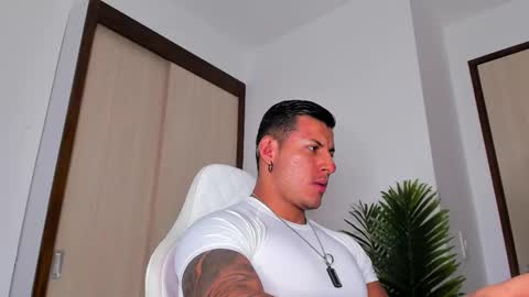 Snapshot of markus_blass chatting on 02/16/25, 10:32 markus... Y online show from 02/16/25, 10:32