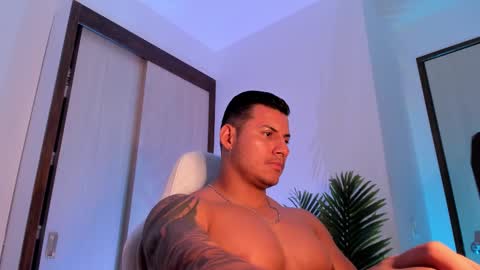 Snapshot of markus_blass chatting on 02/25/25, 11:00 markus... Y online show from 02/25/25, 11:00