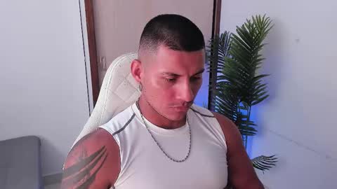 Snapshot of markus_blass chatting on 10/23/25, 03:22 markus... Y online show from 10/23/25, 03:22