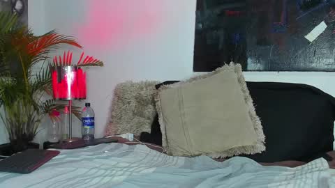 Snapshot of markus_latin chatting on 01/25/25, 02:58 Markus latin online show from 01/25/25, 02:58