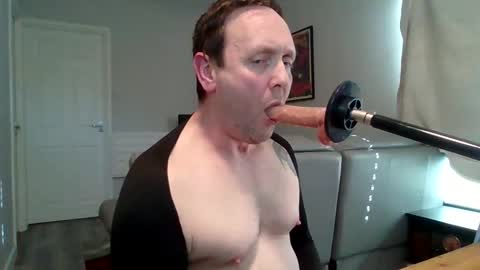 Snapshot of markussub chatting on 04/23/26, 04:42 Markus online show from 04/23/26, 04:42