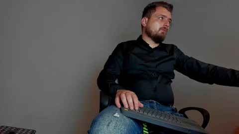 MARK online show from 11/11/25, 05:02