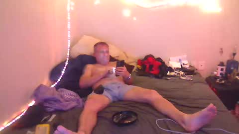 Snapshot of markymark101825061 chatting on 12/24/24, 10:33 markymark101825061 online show from 12/24/24, 10:33