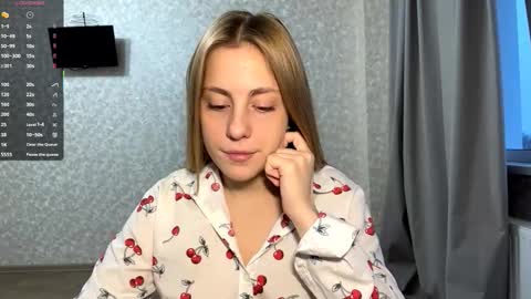 Olivia online show from 11/05/25, 01:55