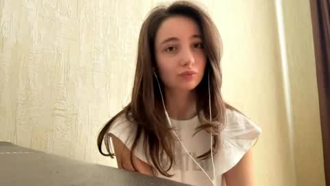 Snapshot of marlenapipes chatting on 04/29/26, 07:45 Mia online show from 04/29/26, 07:45