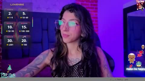Snapshot of marllena chatting on 12/18/25, 12:33 mar online show from 12/18/25, 12:33