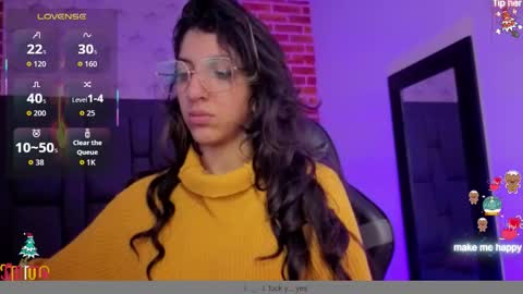 Snapshot of marllena chatting on 12/19/25, 12:12 mar online show from 12/19/25, 12:12