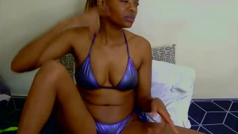 Snapshot of marly_babe chatting on 02/16/26, 12:34 Marly online show from 02/16/26, 12:34