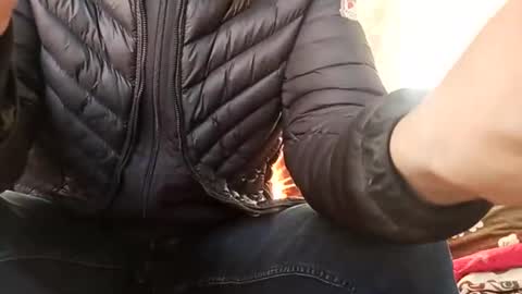 Snapshot of marocreda33 chatting on 01/15/25, 11:43 marocreda33 online show from 01/15/25, 11:43