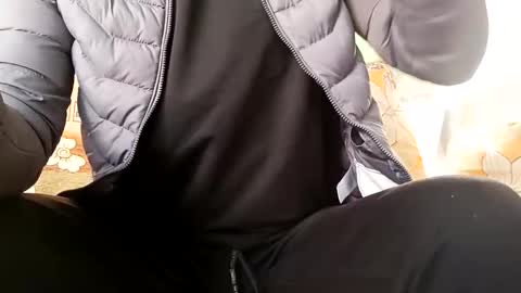 Snapshot of marocreda33 chatting on 12/14/25, 12:21 marocreda33 online show from 12/14/25, 12:21