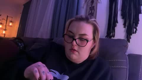 Snapshot of maroon_moon chatting on 11/27/25, 01:07 maroon_moon online show from 11/27/25, 01:07