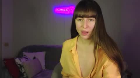 Snapshot of maroonaaa chatting on 01/18/26, 04:22 Mary online show from 01/18/26, 04:22