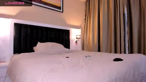 -- Mari -- online show from 02/11/26, 09:14