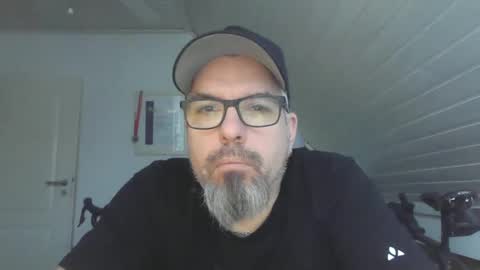 Snapshot of marriedcock1980 chatting on 12/10/24, 08:40 marriedcock1980 online show from 12/10/24, 08:40