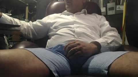 Snapshot of marrieddad19751975 chatting on 07/06/26, 02:19 only fans marrieddad19751975 online show from 07/06/26, 02:19