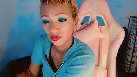 Snapshot of marryme00 chatting on 09/18/25, 02:30 May online show from 09/18/25, 02:30