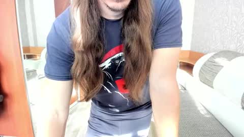 Snapshot of marryplz chatting on 09/17/25, 01:07 Alan online show from 09/17/25, 01:07