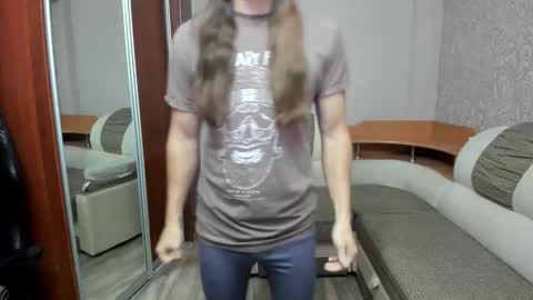 Snapshot of marryplz chatting on 10/22/25, 09:25 Alan online show from 10/22/25, 09:25