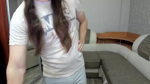 Snapshot of marryplz chatting on 11/12/25, 02:01 Alan online show from 11/12/25, 02:01