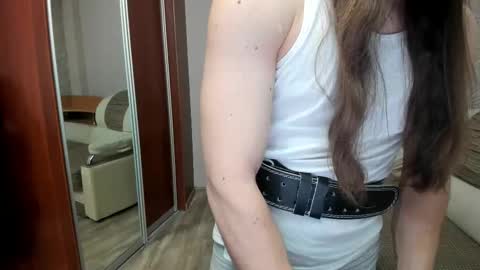 Snapshot of marryplz chatting on 11/27/25, 05:42 Alan online show from 11/27/25, 05:42