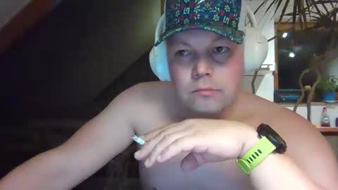 Snapshot of mars0481 chatting on 12/18/24, 12:10 mars0481 online show from 12/18/24, 12:10