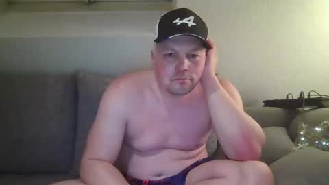 Snapshot of mars0481 chatting on 12/23/24, 05:17 mars0481 online show from 12/23/24, 05:17