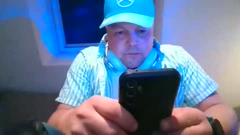 Snapshot of mars0481 chatting on 10/01/25, 05:35 mars0481 online show from 10/01/25, 05:35