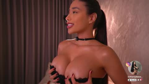 Snapshot of marsabass chatting on 10/22/25, 12:27     online show from 10/22/25, 12:27