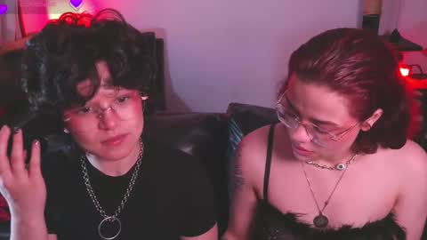 Snapshot of marsdoll chatting on 12/23/25, 01:58 Marsdoll online show from 12/23/25, 01:58