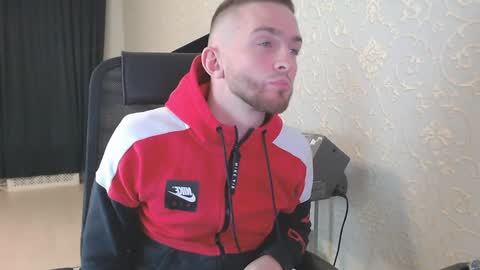 Snapshot of marselle_looker chatting on 01/07/25, 06:05 Marselle online show from 01/07/25, 06:05