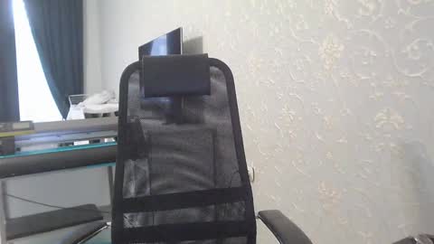 Snapshot of marselle_looker chatting on 02/06/25, 12:59 Marselle online show from 02/06/25, 12:59