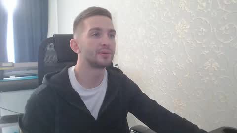 Snapshot of marselle_looker chatting on 02/15/25, 11:06 Marselle online show from 02/15/25, 11:06