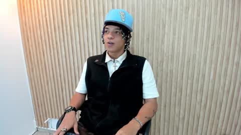 Snapshot of marshall_spencer chatting on 09/15/25, 01:22 MARSHALL online show from 09/15/25, 01:22