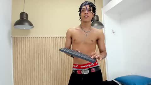 Snapshot of marshall_spencer chatting on 09/17/25, 01:57 MARSHALL online show from 09/17/25, 01:57