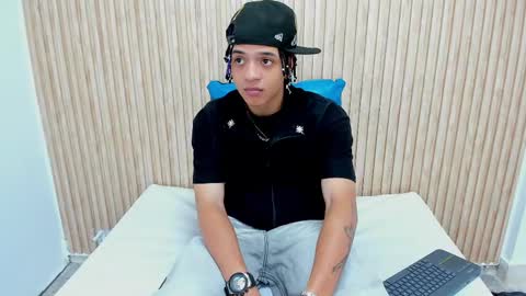 Snapshot of marshall_spencer chatting on 09/24/25, 01:14 MARSHALL online show from 09/24/25, 01:14