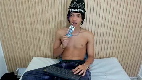 Snapshot of marshall_spencer chatting on 10/09/25, 01:31 MARSHALL online show from 10/09/25, 01:31