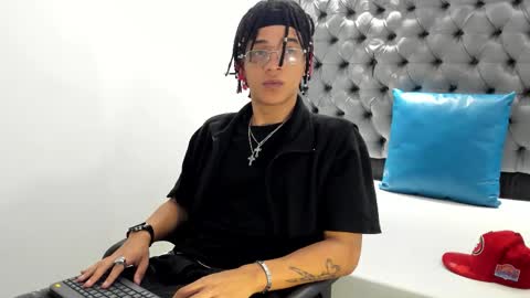 MARSHALL online show from 12/16/25, 01:05