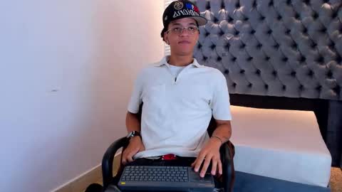 MARSHALL online show from 03/25/26, 02:01