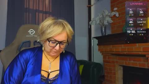 marta_wils online show from 10/22/25, 02:12