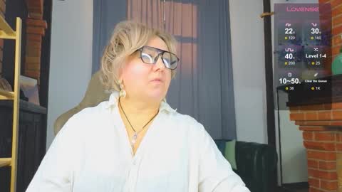 marta_wils online show from 11/17/25, 03:23
