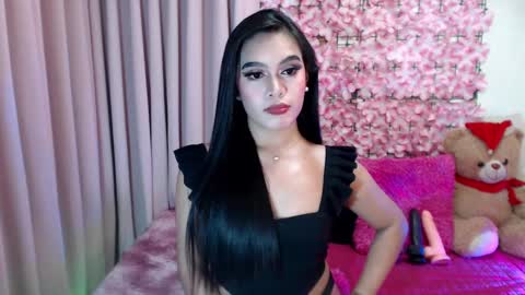 Snapshot of martha_fox chatting on 12/12/24, 12:55 DONT FORGET TO FOLLOW ME AND GIVE ME A THUMBS UP GUYS- martha online show from 12/12/24, 12:55