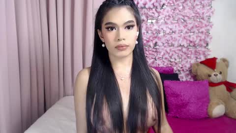 Snapshot of martha_fox chatting on 02/19/25, 06:33 DONT FORGET TO FOLLOW ME AND GIVE ME A THUMBS UP GUYS- martha online show from 02/19/25, 06:33