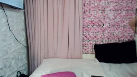 Snapshot of martha_fox chatting on 10/19/25, 03:18 DONT FORGET TO FOLLOW ME AND GIVE ME A THUMBS UP GUYS- martha online show from 10/19/25, 03:18