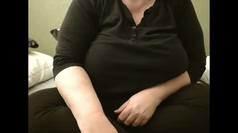 Snapshot of marthabriest chatting on 02/02/25, 08:08 Martha online show from 02/02/25, 08:08