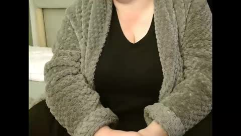 Snapshot of marthabriest chatting on 02/07/25, 07:29 Martha online show from 02/07/25, 07:29