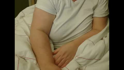 Snapshot of marthabriest chatting on 02/08/25, 06:12 Martha online show from 02/08/25, 06:12