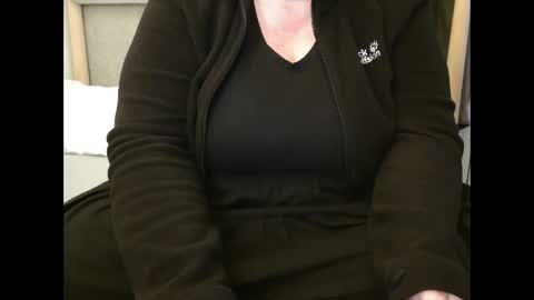 Snapshot of marthabriest chatting on 02/14/25, 07:59 Martha online show from 02/14/25, 07:59