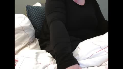 Snapshot of marthabriest chatting on 02/16/25, 02:00 Martha online show from 02/16/25, 02:00